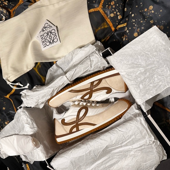 Loewe White Box - Picture 5 of 12